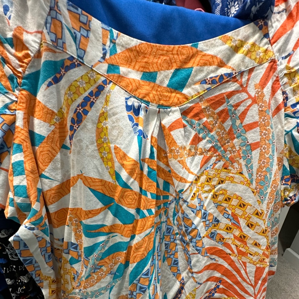COPY - Koi multicolored scrub top used